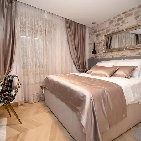 Luxury Lilly 1 Apartment *