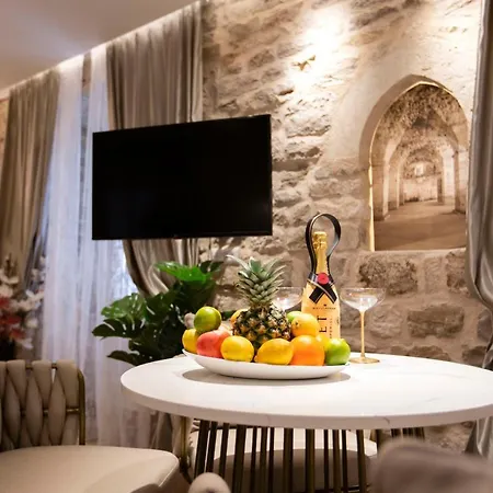 Apartment Luxury Lilly 1 *