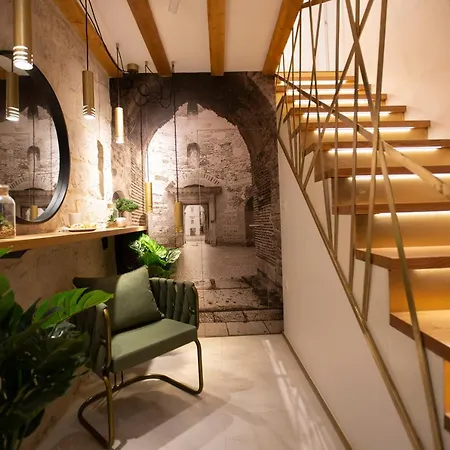 Luxury Lilly 1 * Сплит